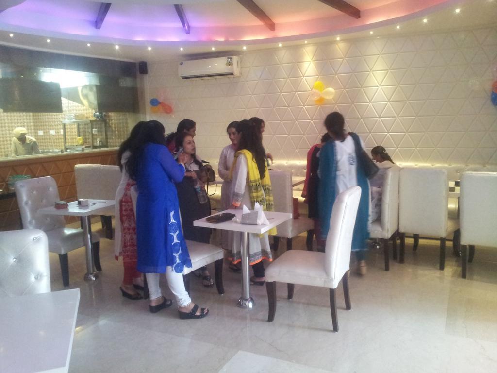 Hotel The Haven Kashipur Buitenkant foto